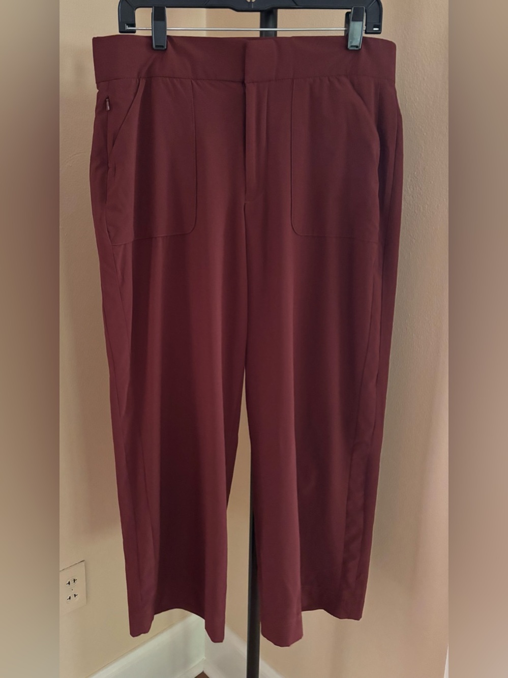 Eddie Bauer Large Cropped Wide Leg Pants Burgundy Travel Stretch Pockets